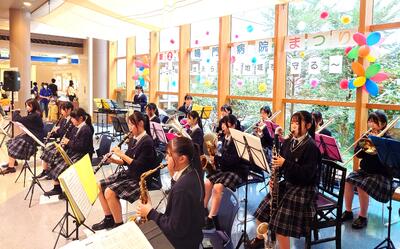 【吹奏楽部】第２回鳴門病院まつりに出演しました1