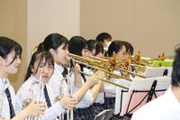 【吹奏楽部】雨を恨んで，校内で発表会5