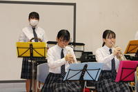 【吹奏楽部】雨を恨んで，校内で発表会9