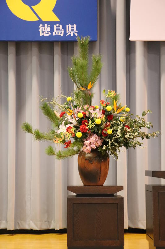 華道部　卒業式の装花を担当しました 1